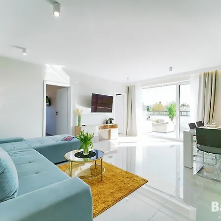 Balticon Westin House -luksusowy 70m2 , Basen Pool, Sauna, Parking Inklusive Apartmanhotel 3*