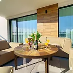 Balticon Westin House -luksusowy 70m2 , Basen Pool, Sauna, Parking Inklusive 3* Kołobrzeg