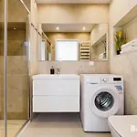 Balticon Westin House -luksusowy 70m2 , Basen Pool, Sauna, Parking Inklusive Apartmanhotel 3*