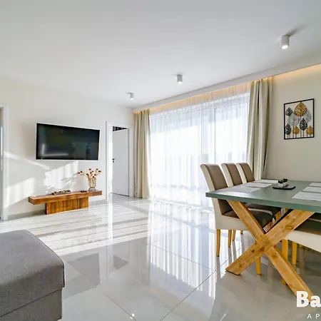 Aparthotel Balticon Westin House -luksusowy 70m2 , Basen Pool, Sauna, Parking Inklusive