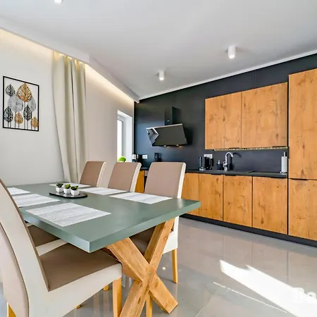 Balticon Westin House -luksusowy 70m2 , Basen Pool, Sauna, Parking Inklusive Apartmanhotel Kołobrzeg