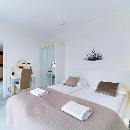 Balticon Westin House -luksusowy 70m2 , Basen Pool, Sauna, Parking Inklusive Aparthotel