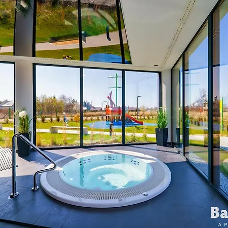 Balticon Westin House -luksusowy 70m2 , Basen Pool, Sauna, Parking Inklusive 科沃布热格