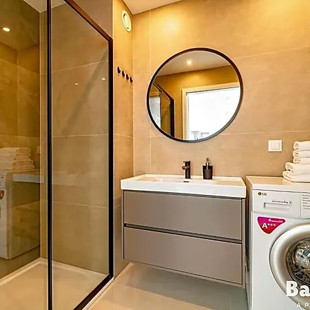 Balticon Westin House -luksusowy 70m2 , Basen Pool, Sauna, Parking Inklusive 3* 코워브제크