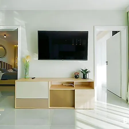 아파트호텔 Balticon Westin House -luksusowy 70m2 , Basen Pool, Sauna, Parking Inklusive 코워브제크