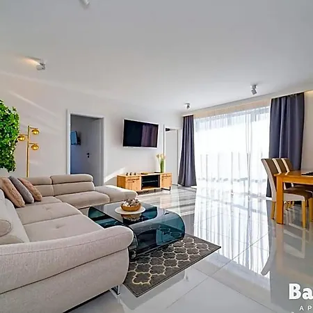 Balticon Westin House -luksusowy 70m2 , Basen Pool, Sauna, Parking Inklusive 코워브제크