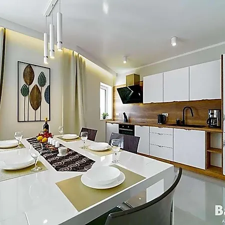 Balticon Westin House -luksusowy 70m2 , Basen Pool, Sauna, Parking Inklusive 3* 코워브제크